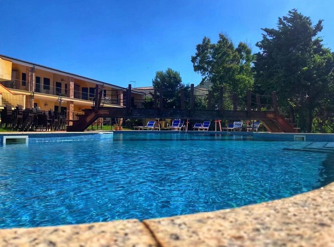 Hotel La Ciaccia Валедория Екстериор снимка