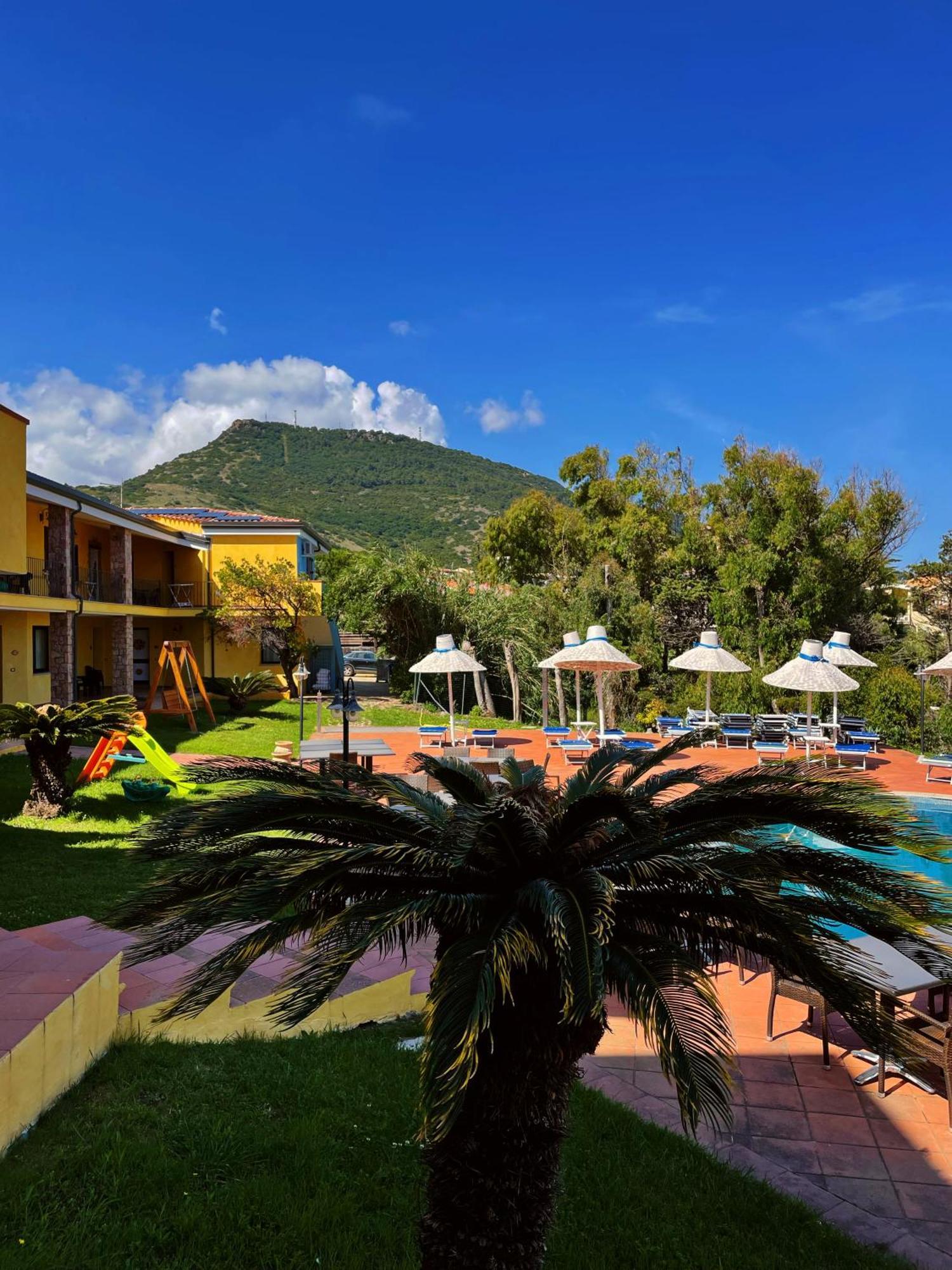 Hotel La Ciaccia Валедория Екстериор снимка