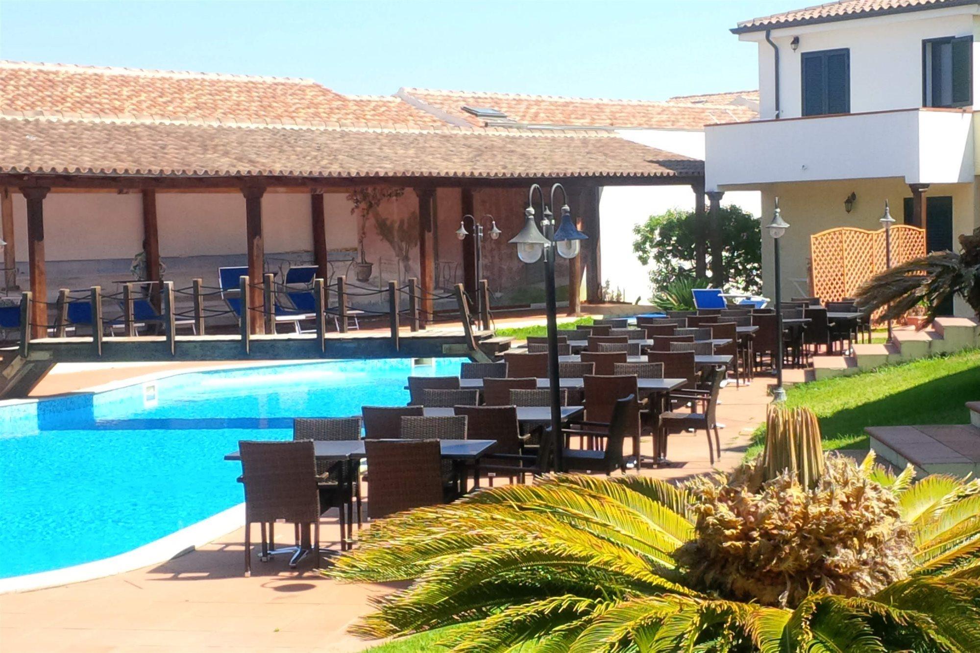 Hotel La Ciaccia Валедория Екстериор снимка