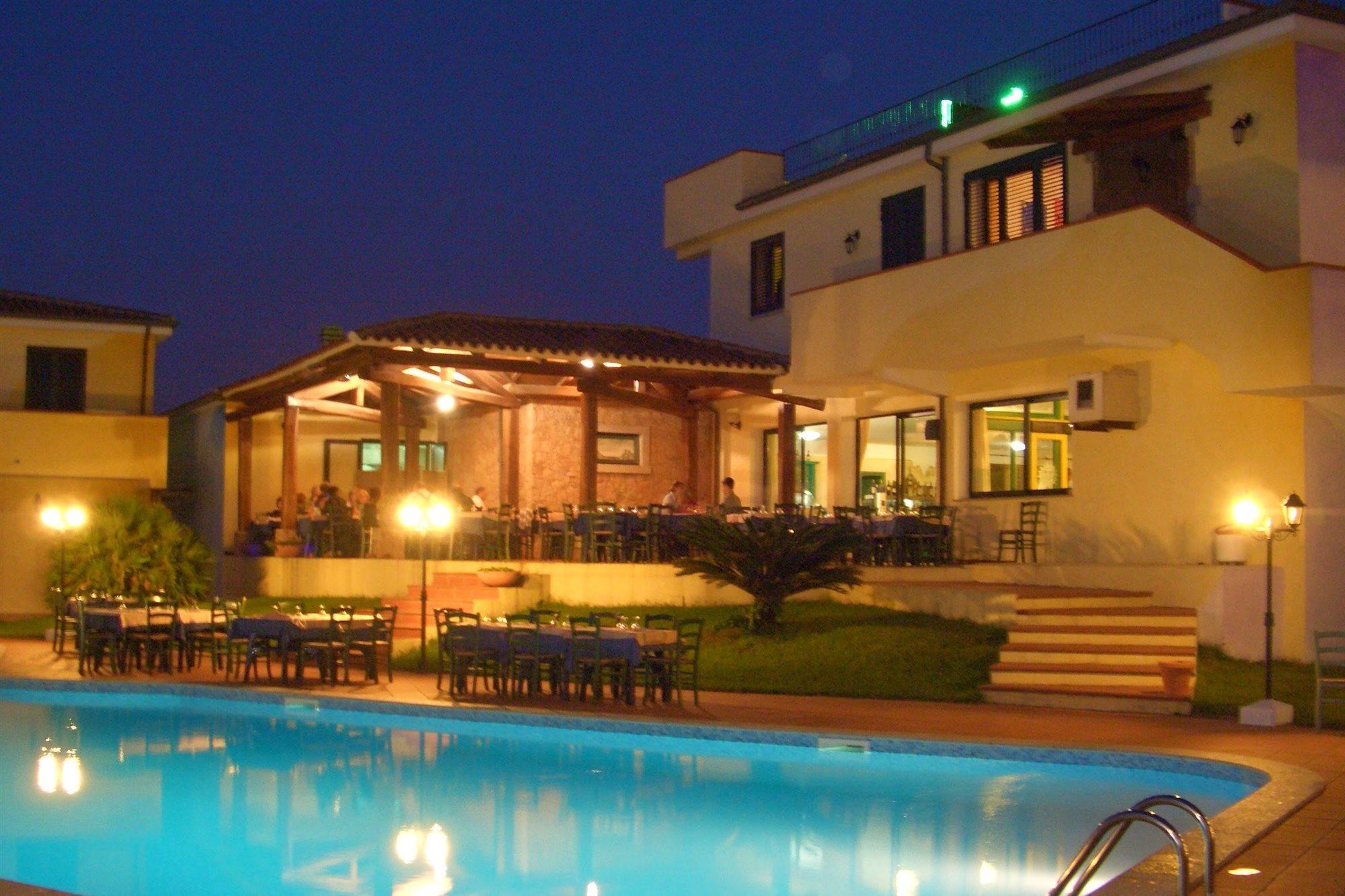 Hotel La Ciaccia Валедория Екстериор снимка